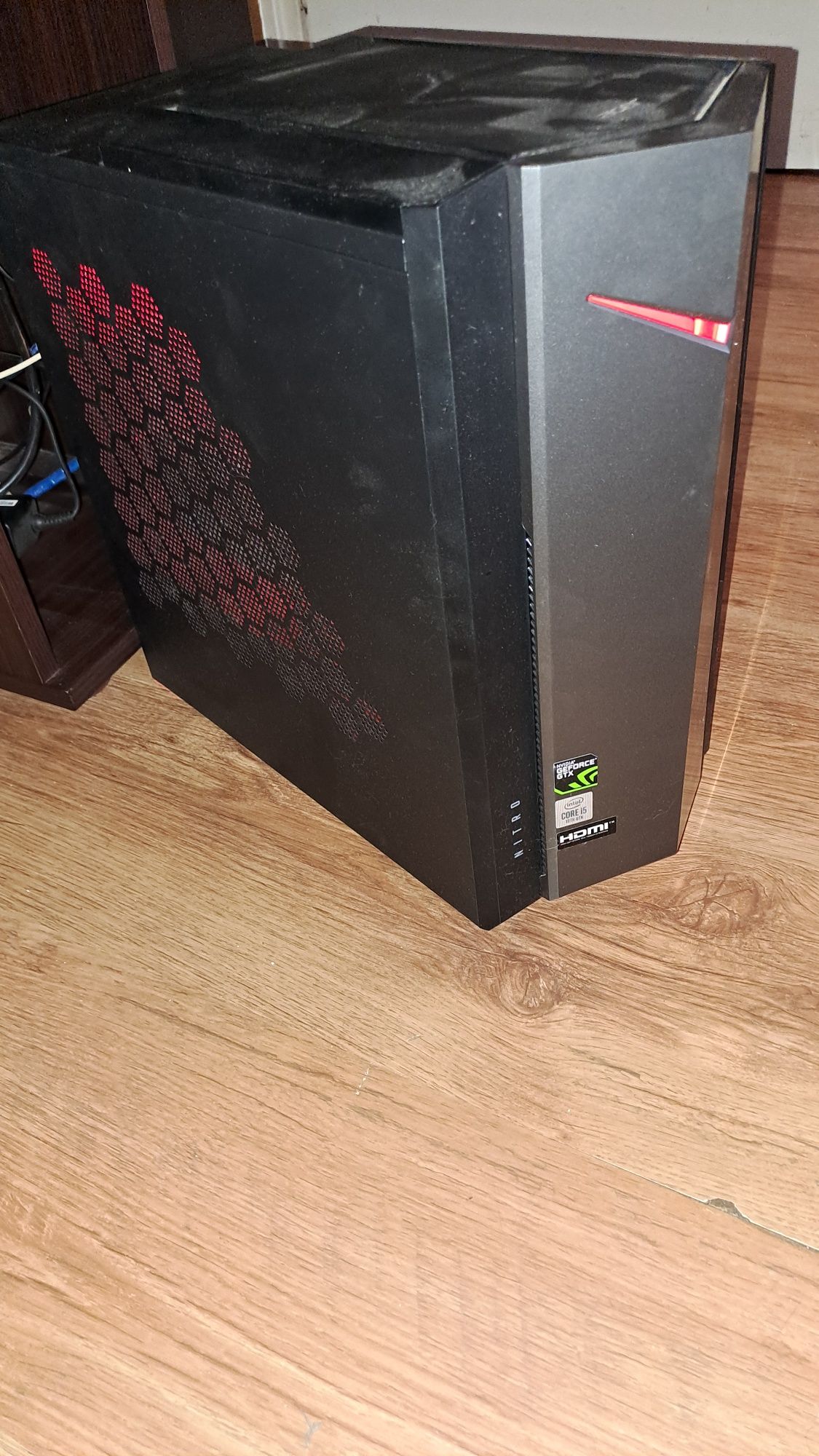 Acer nitro 50 i5 procesor 8 g ram