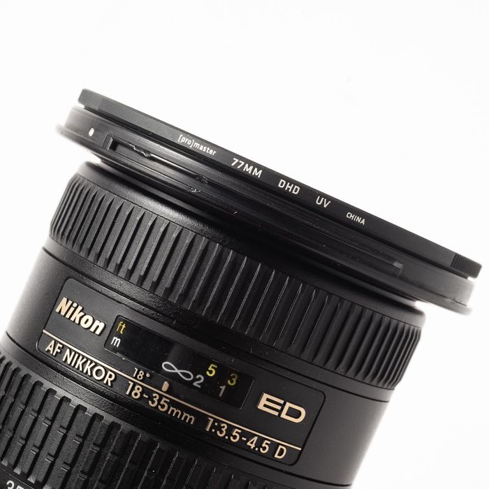 Об'єктив Nikon AF Nikkor 18-35mm f/3.5-4.5D ED