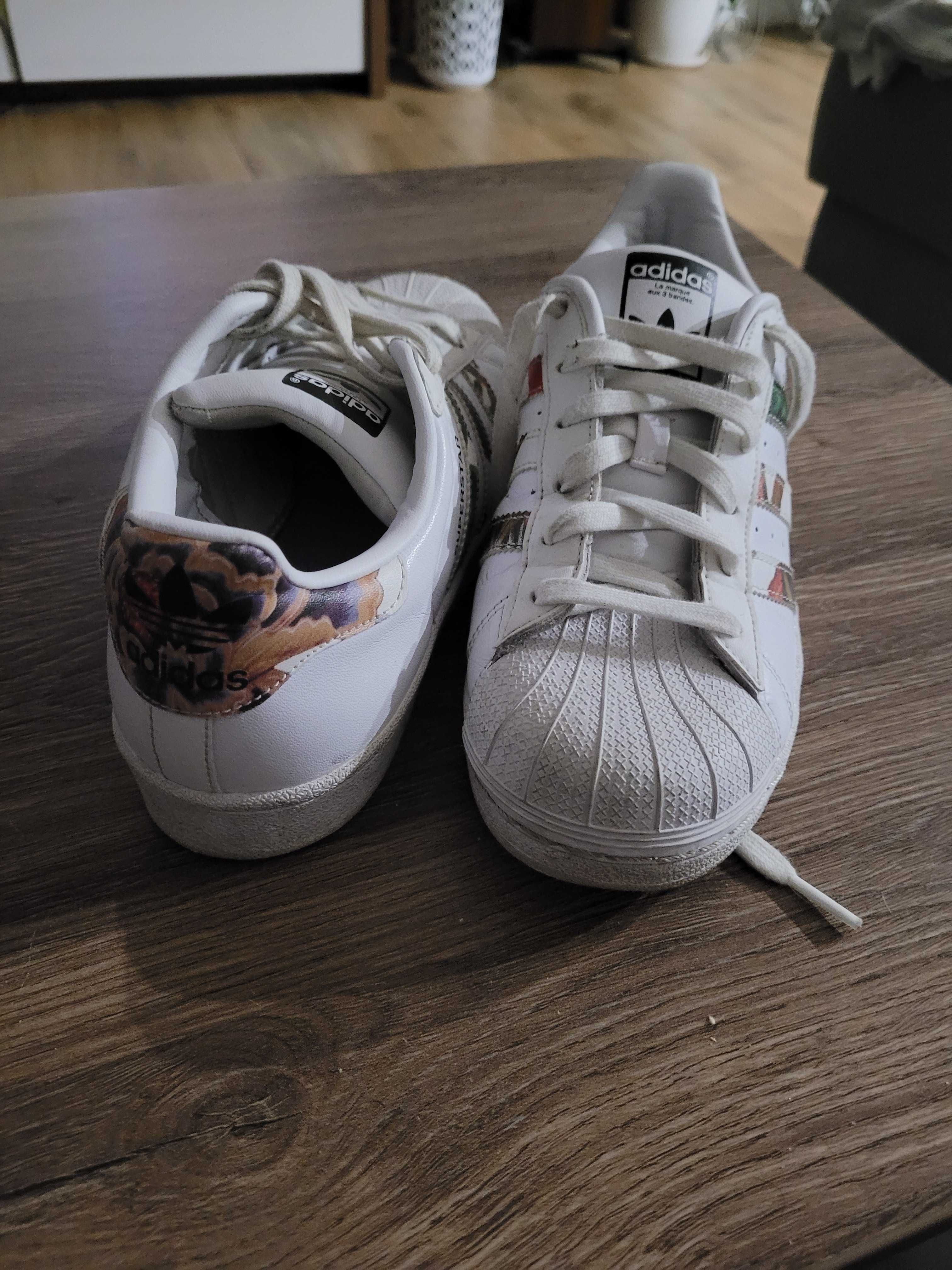 Adidas superstar