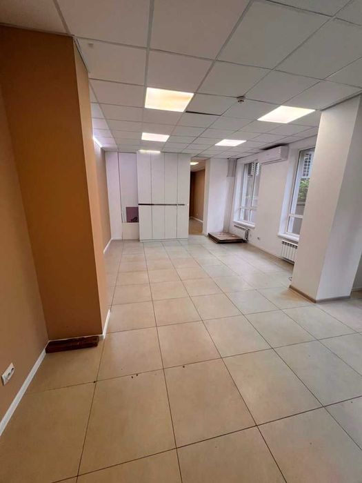 Без комісії! Фасадне приміщення 65 кв.м., Вознесенський узвіз, Поділ