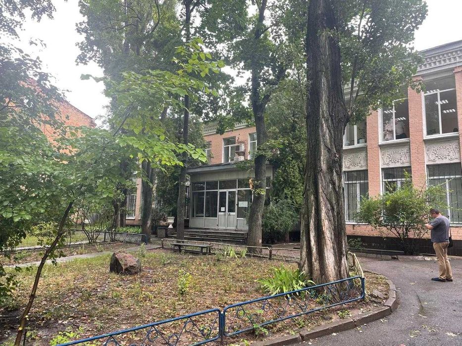 Оренда офісного приміщення 280 кв.м., вул. Лютеранська, 13. Є укриття.