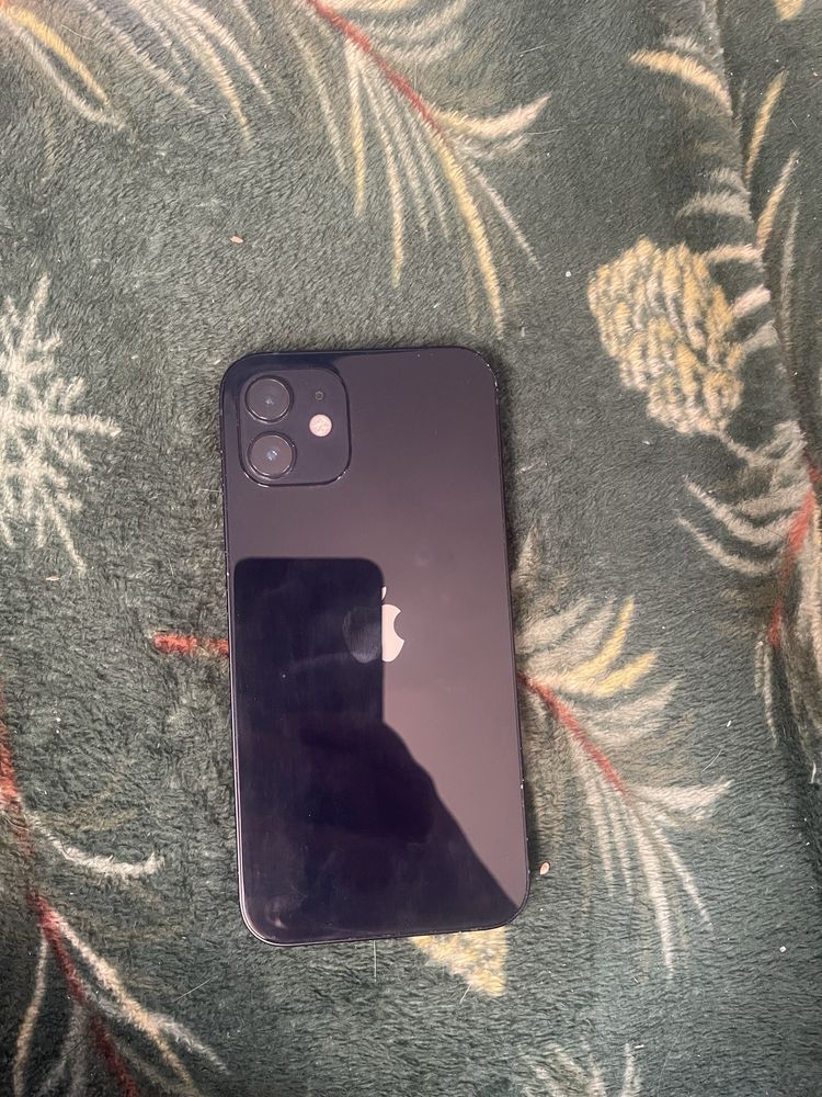 Iphone 12 w bardzo dobrym stanie
