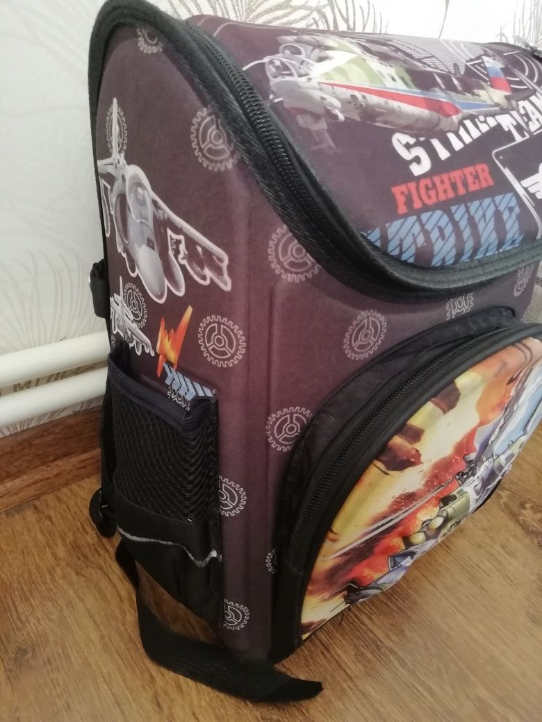 Портфель, рюкзак для початкових класів