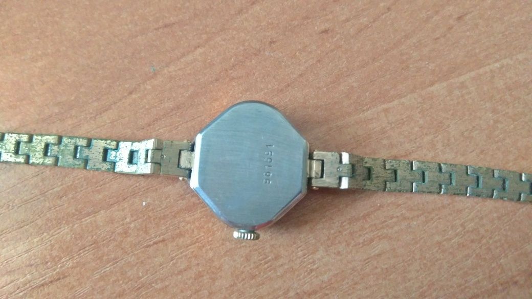 Stary damski zegarek Łucz prod. CCCP