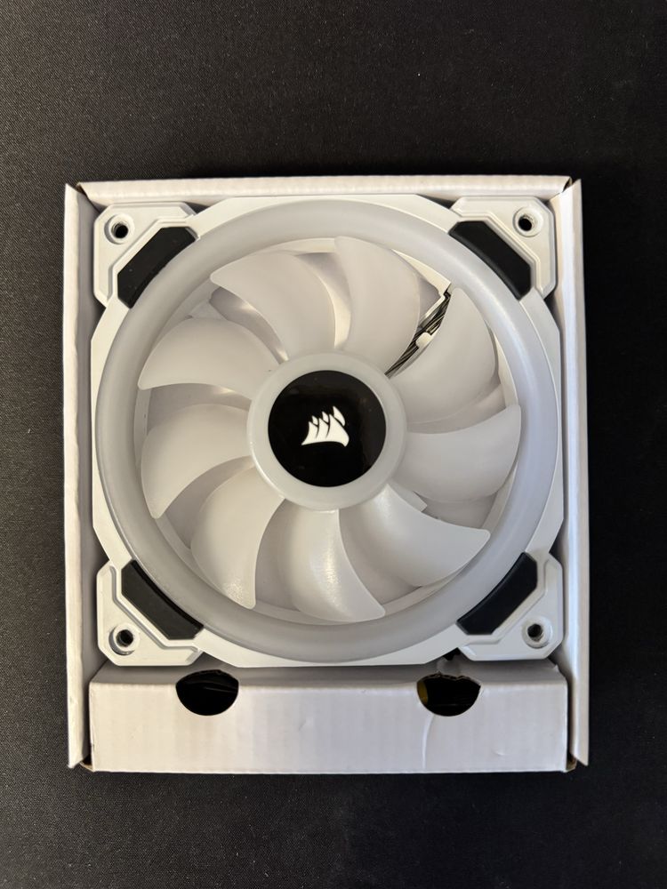Wentylatory Corsair LL120 RGB 3 + 1 gratis białe