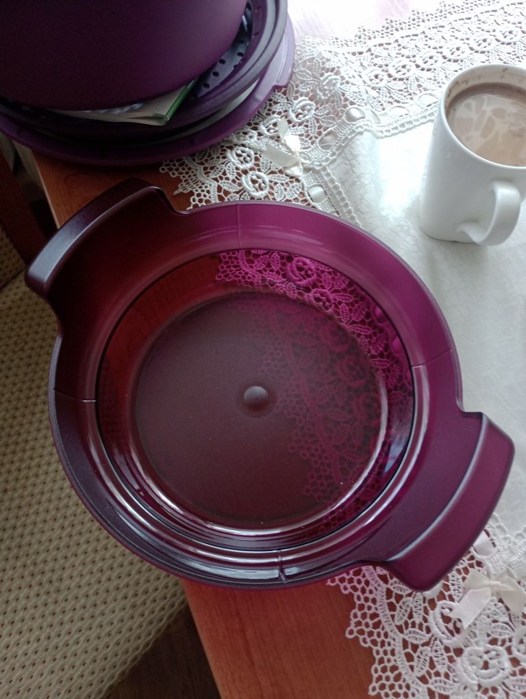 Do gotowania w mikrofali. Tupperware.