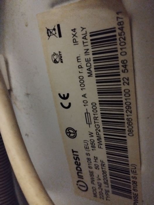 Стиральная машина indesit PWSE 6108S. ( Италия)
