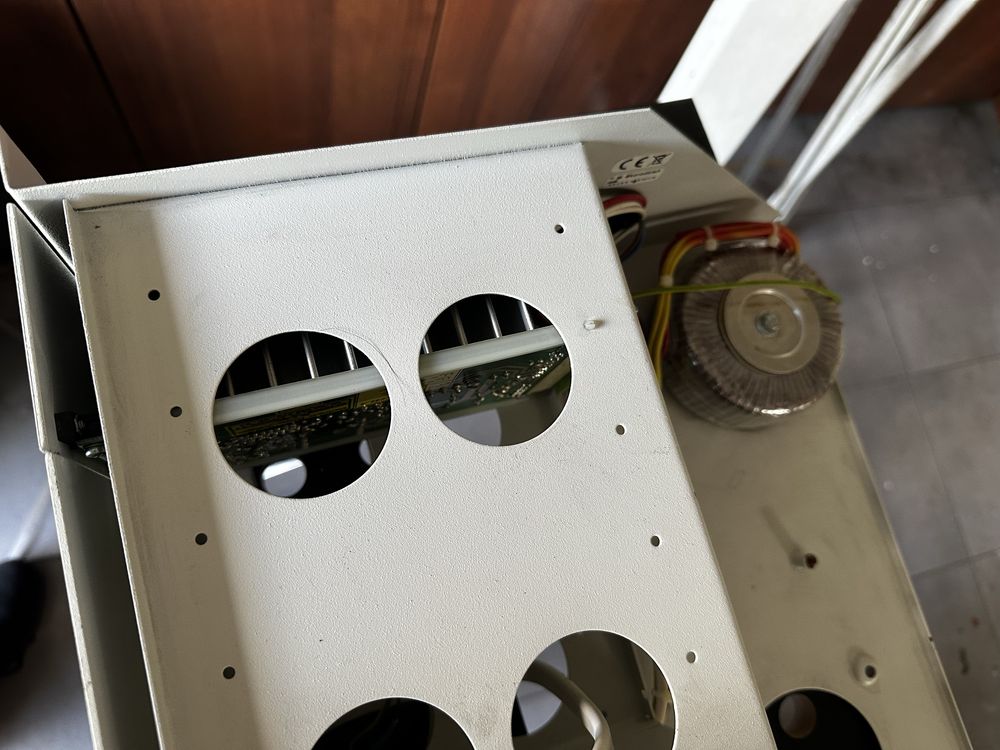 Zasilacz buforowy 12v 5A Kabe KBZB-23 rack systemy przeciwpożarowe