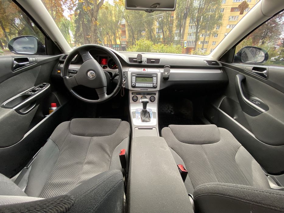 Volkswagen Passat 1.6 бензин 2008 рік