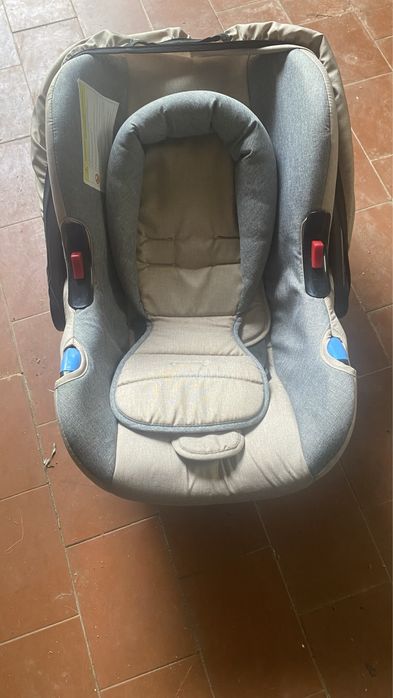 Carrinho de bebe com cadeira auto
