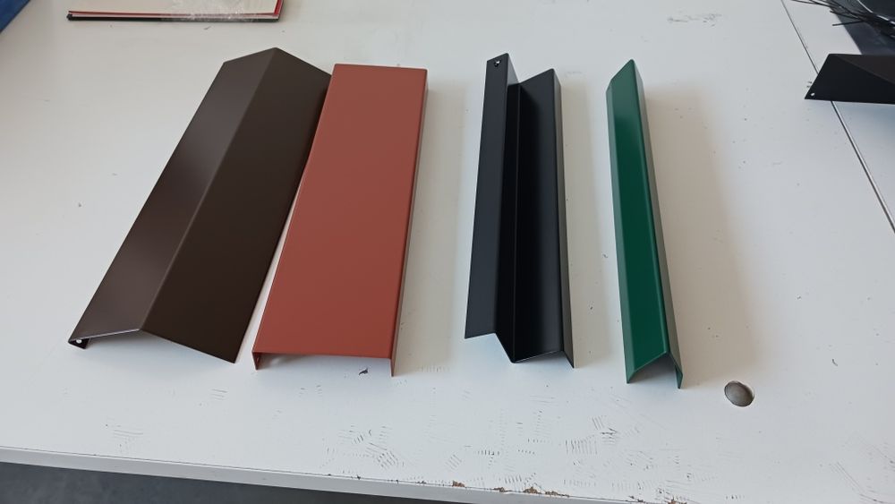 Obróbki blacharskie, kątowniki, parapety - lakierowane proszkowo