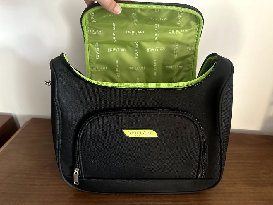 Mala Oriflame muito espaçosa Nova