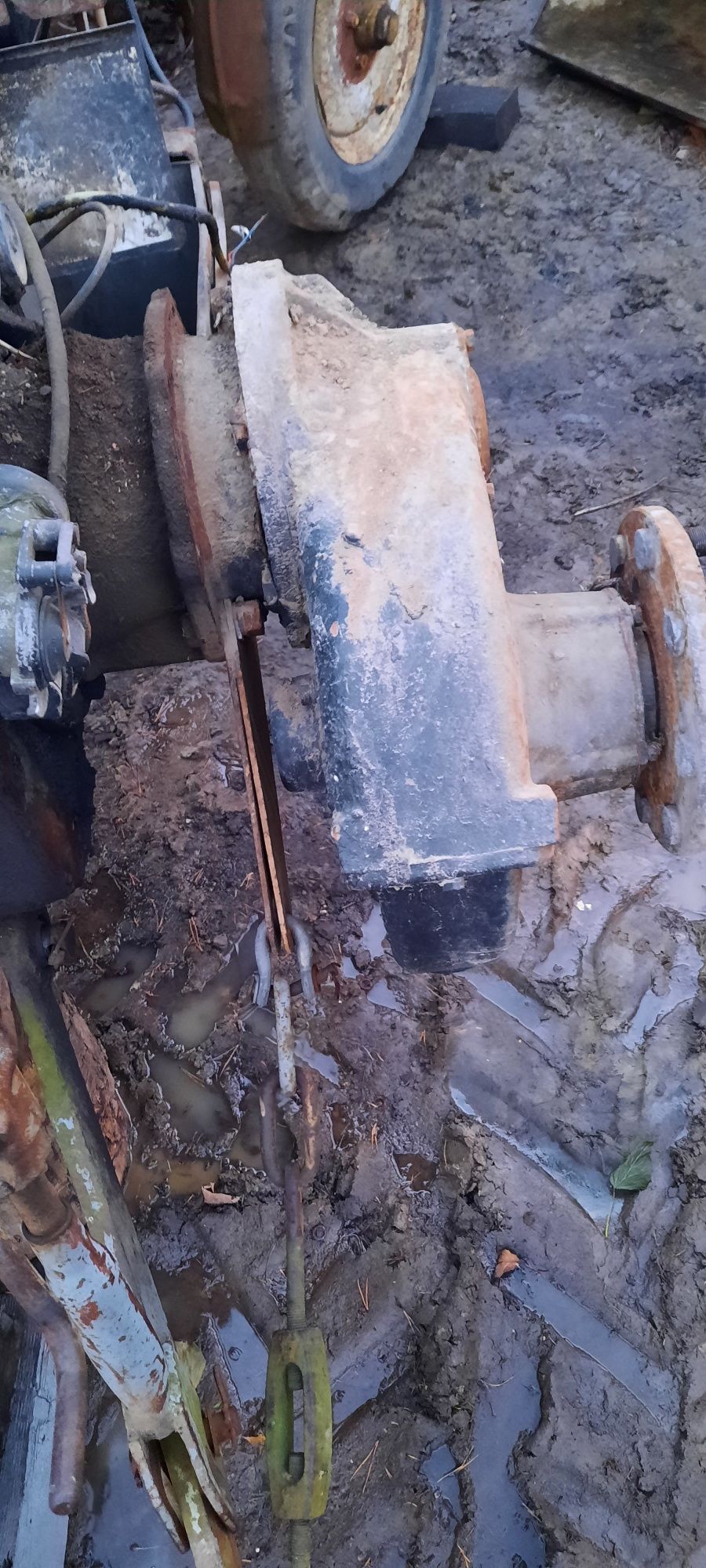 Zwolnice ursus c 360 prawa ,lewa stan bdb ,kpl.
