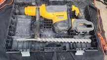 Młot wyburzeniowy DeWalt DCH773 54v