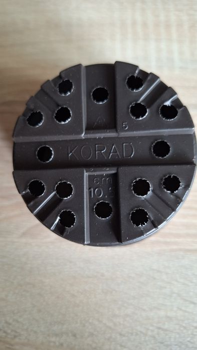Doniczka plastikowa do sadzonek 15szt, 9,5cm
