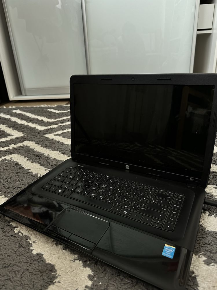 hp 2000 ноутбук 2d87sr