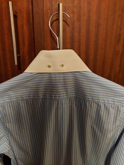 Camisa feminina da Sacoor riscas azuis e brancas