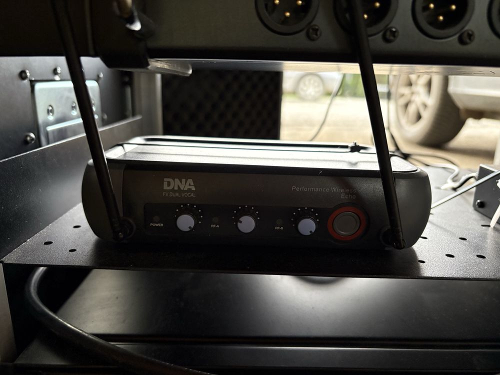 Mikser Behringer XR16 + skrzynia