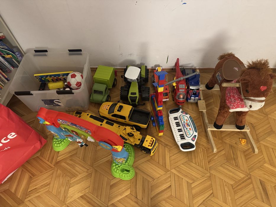 REZERWACJA DO 20.11Zabawki autka i inne