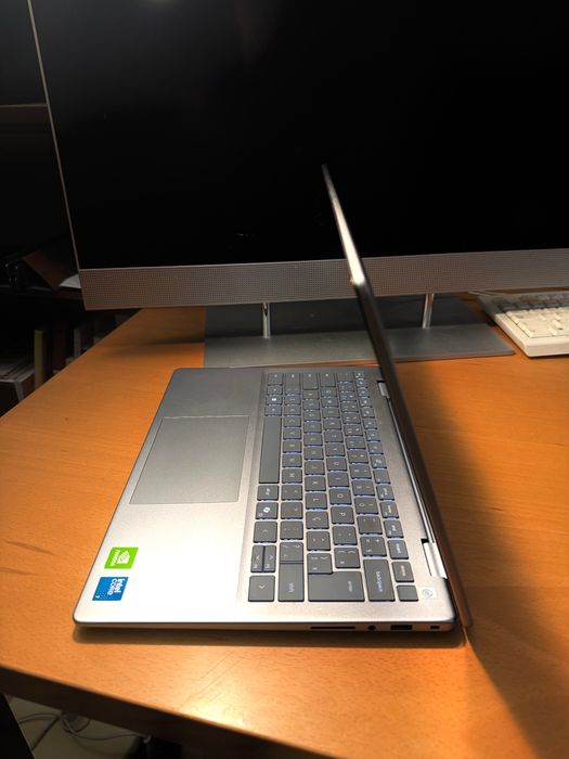 DELL Computer (10 months of use)64551774353922123