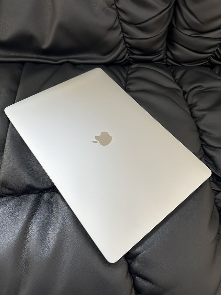 Macbook Pro 16’ 2019 i7 32gb 512SSD