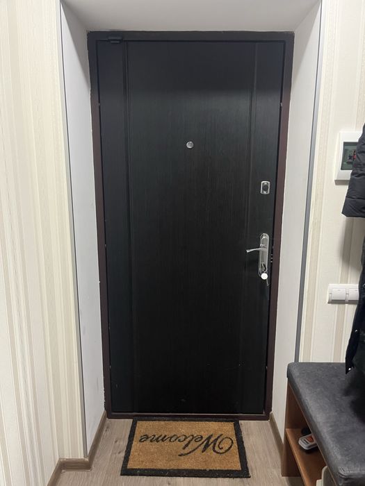 Продам вхідні двері з новобудови