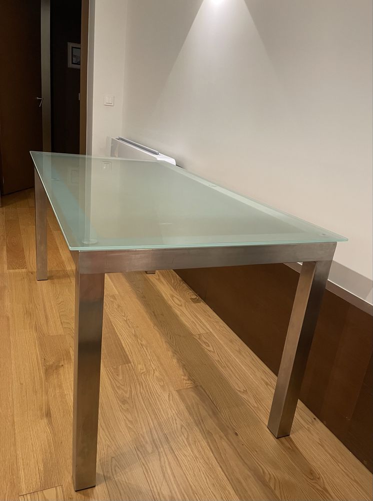 Mesa Retangular Sala/Cozinha Tampo Vidro e estrutura Aço Inox