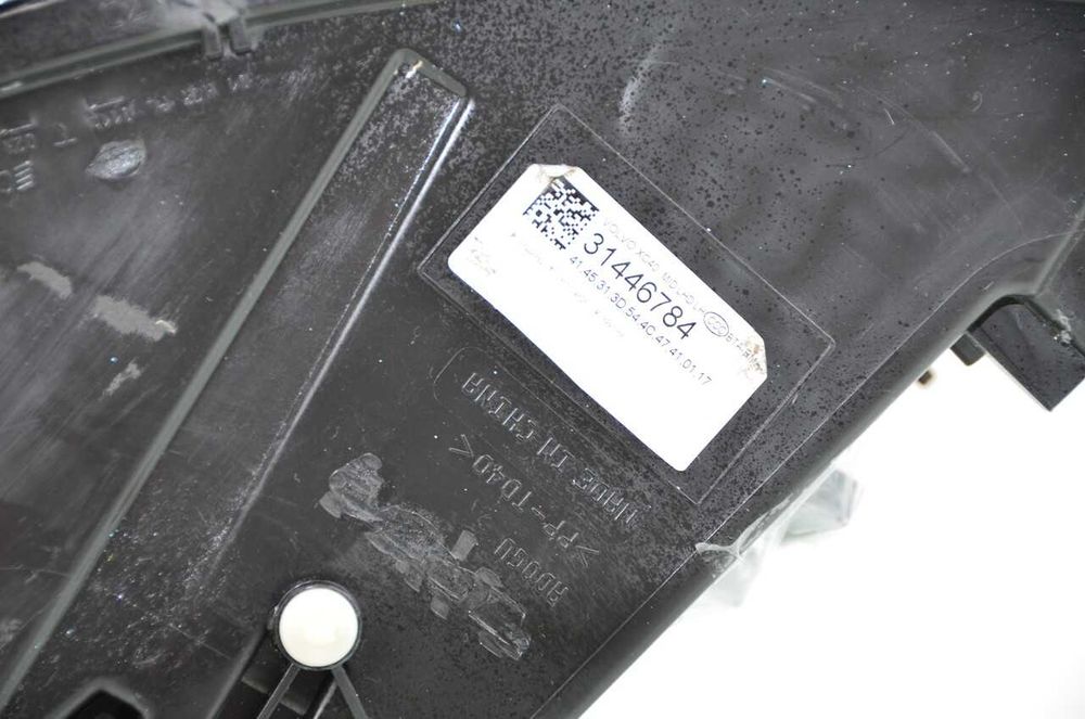 VOLVO XC40 MID LED lewa lampa przednia