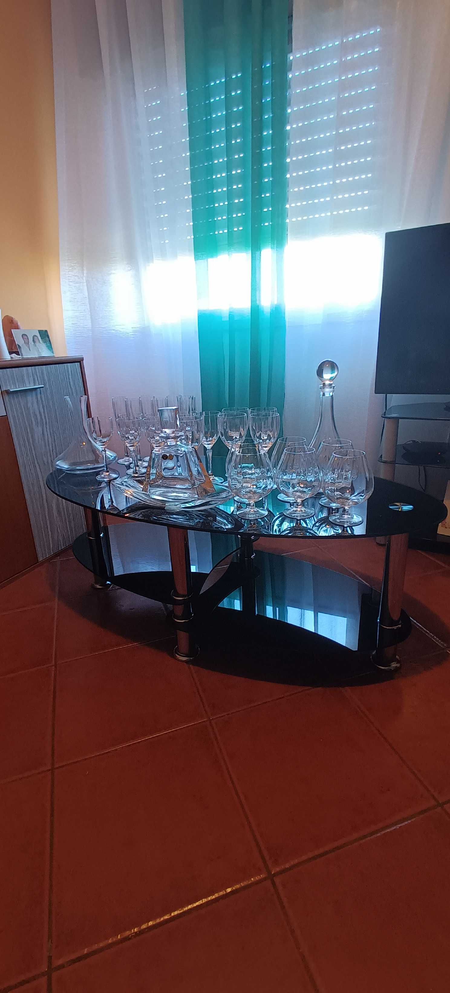 Conjunto de Cristal mais mesa