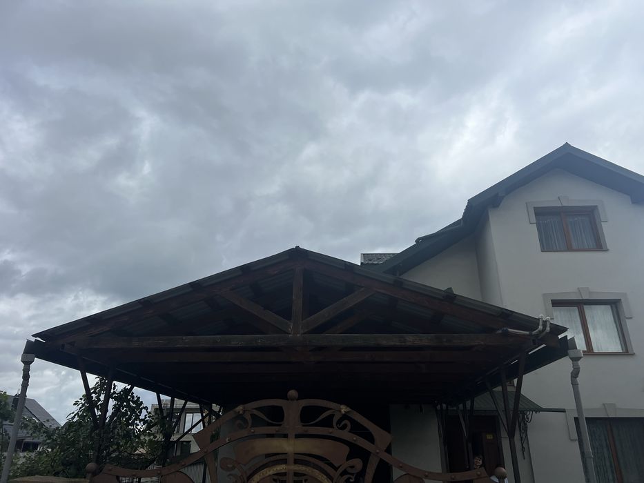 Піднавіс 4м*6м на металевих стовпах