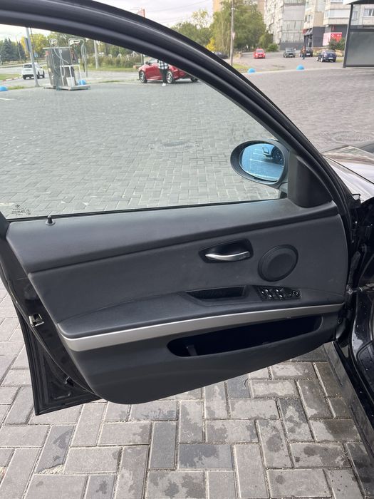 Продам BMW e90 2007 2.0