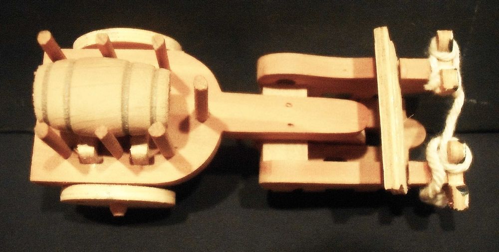 Antigo carro de bois em madeira ORIGINAL - anos 60 em miniatura