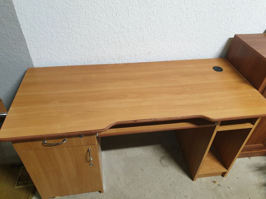 Стіл компютерний