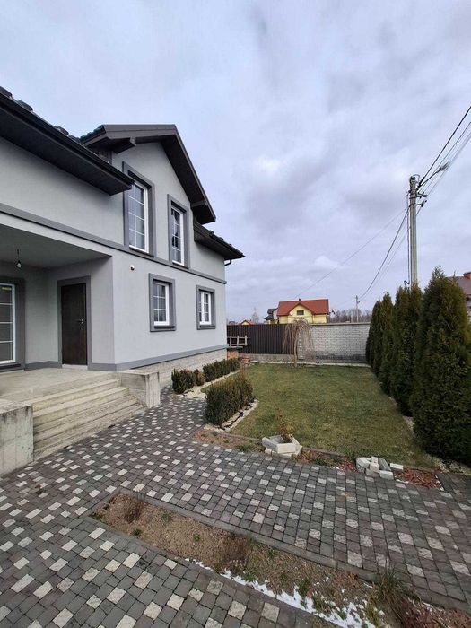 Продам 2 нових будинки на 12сотках в елітному районі.Драгомирчани.