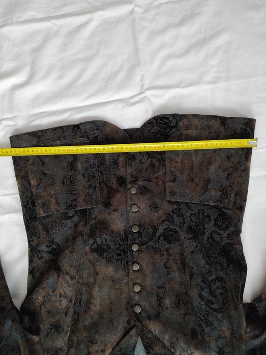 Жакет женский с бархатным принтом.