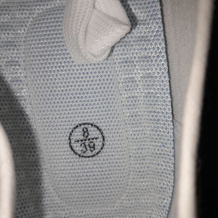 Продам белые кеды