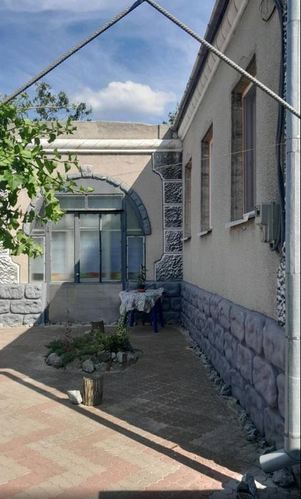 Левый берег  Анд р-н Березановка  продам  дом  Крепость 7 комнат