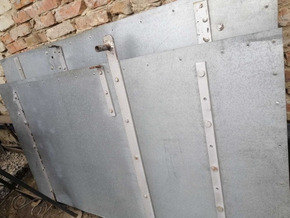 Гаражні двері 1,90 на 2,10