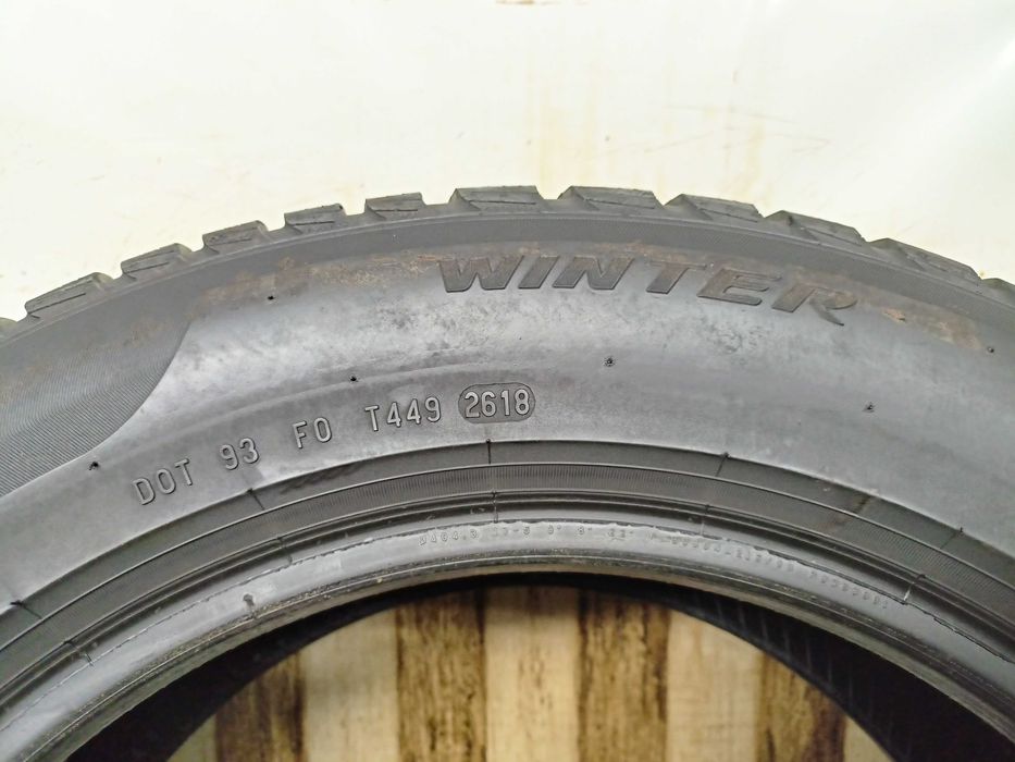 Pirelli SottoZero 3 205/60/16 2018r. 96H 2x6,9mm (2360)