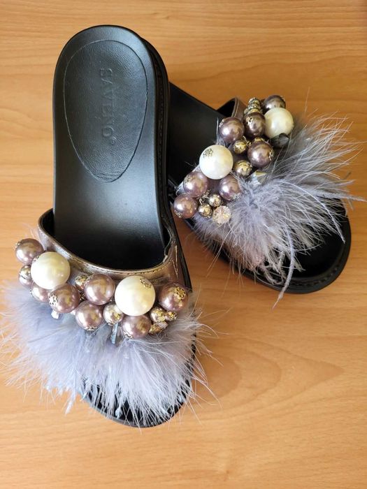 Шльопанці турецького виробництва