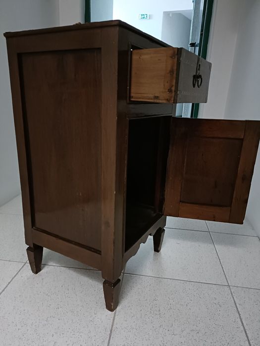 Mesa de cabeceira