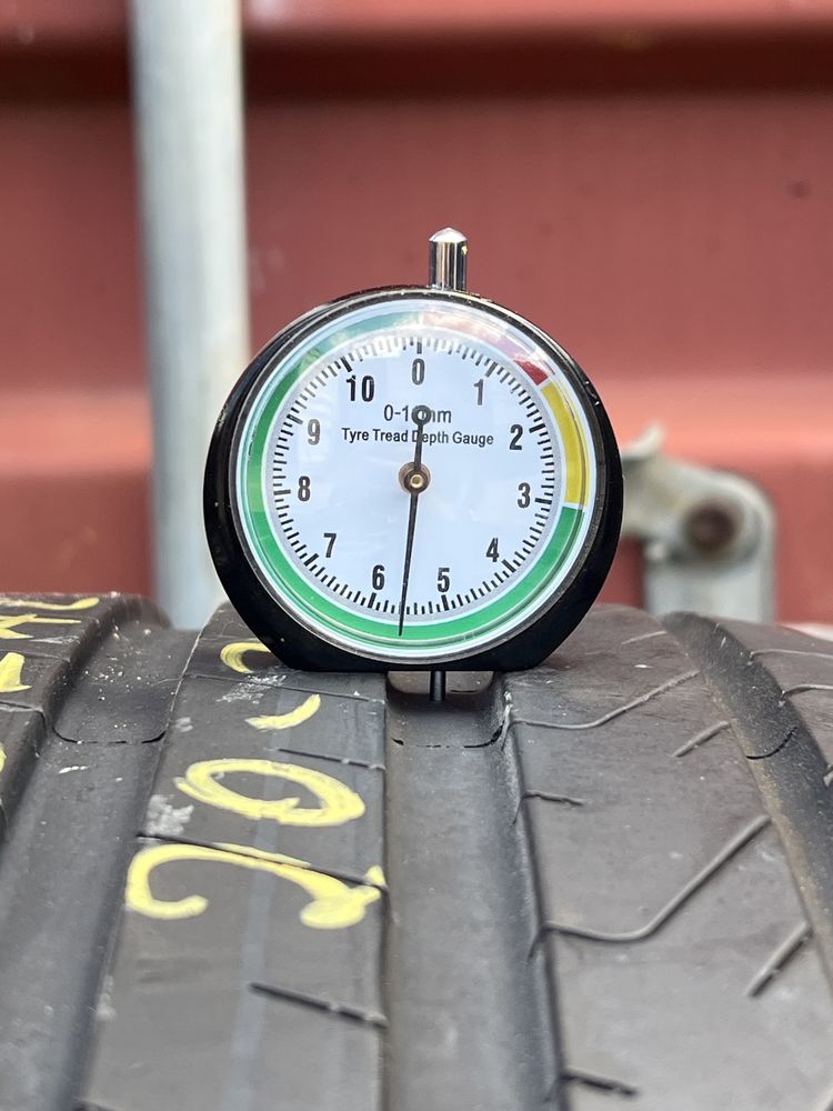 *Opona Pirelli 255/40/21 pojedynka