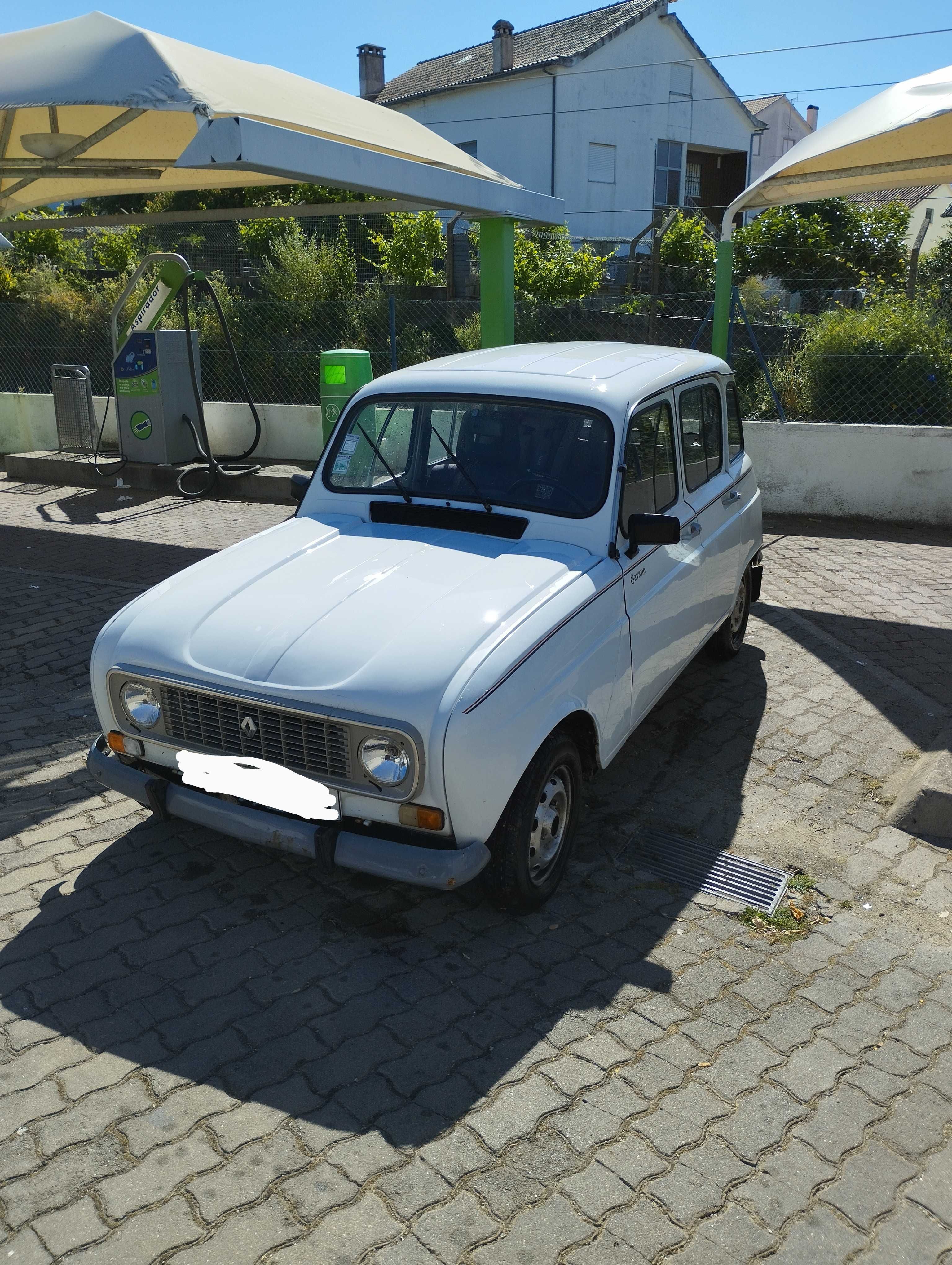 Renault 4L Savanne