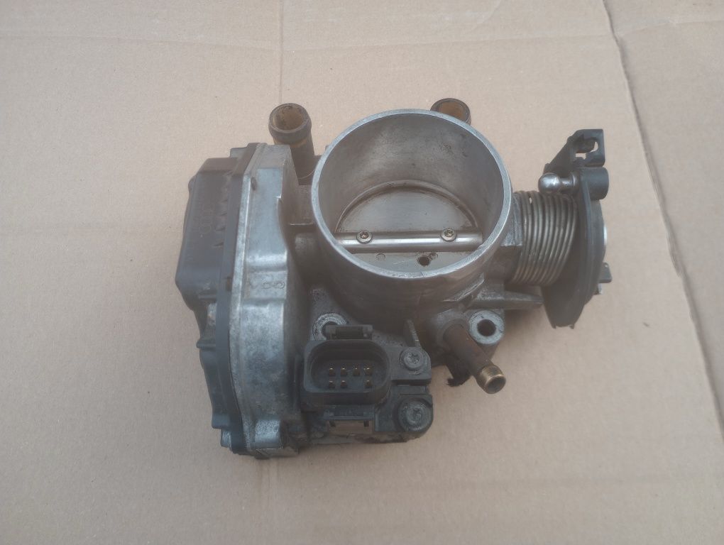 VW Passat B5 Audi a4 b5 a4b5 a6C5 A6 C5 1.8 przepustnica 058.133.063.L