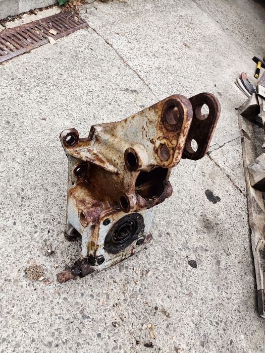 Korpus pośredni,mocowanie zaczepu tylny most ursus c330 c328 c325