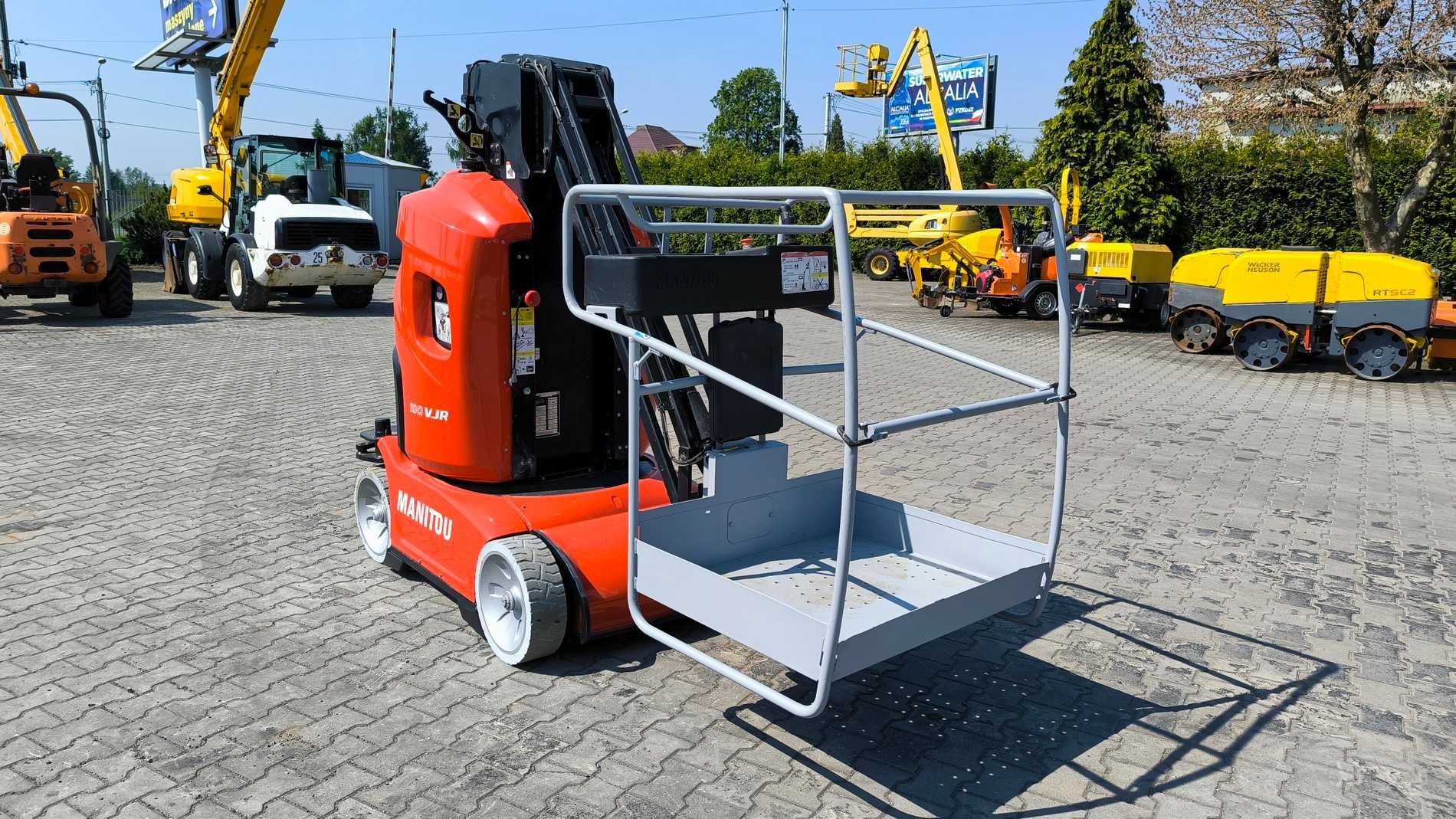 Elektryczny podnośnik masztowy MANITOU 100 VJR rok 2017 model 2018