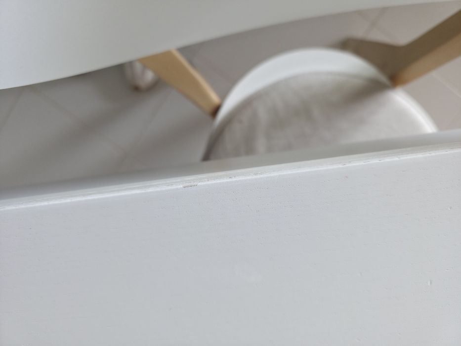 Vendo mesa e cadeiras