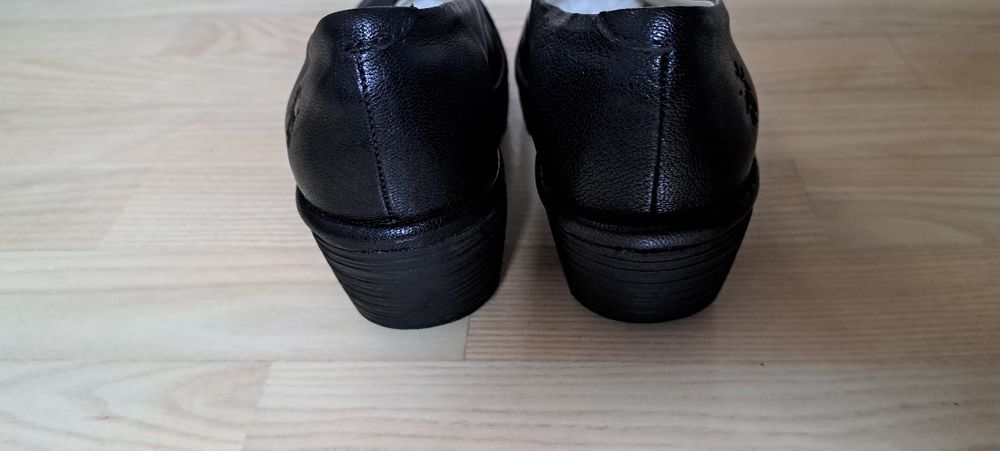 półbuty Fly London Yaz czarne skórzane skóra naturalna r. 38, stan bdb