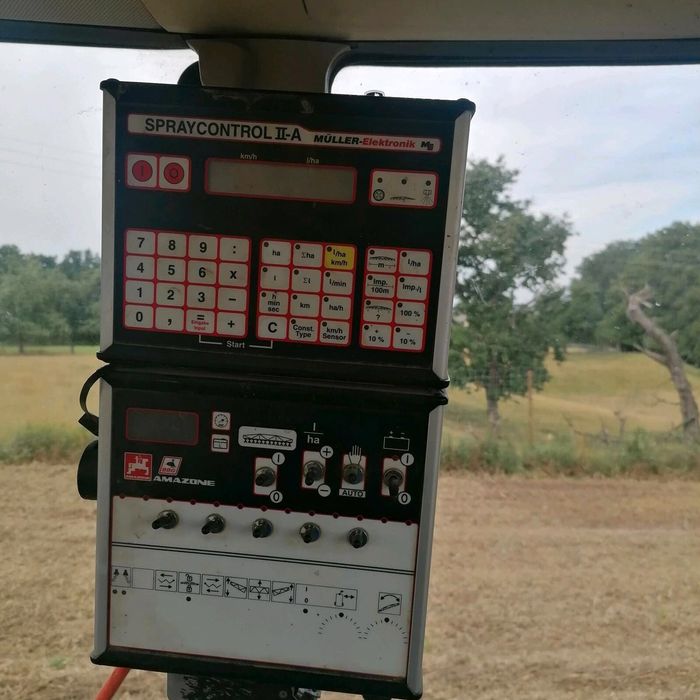 Opryskiwacz ciągany Amazone UG Nova 3000 unia hardi Kverneland