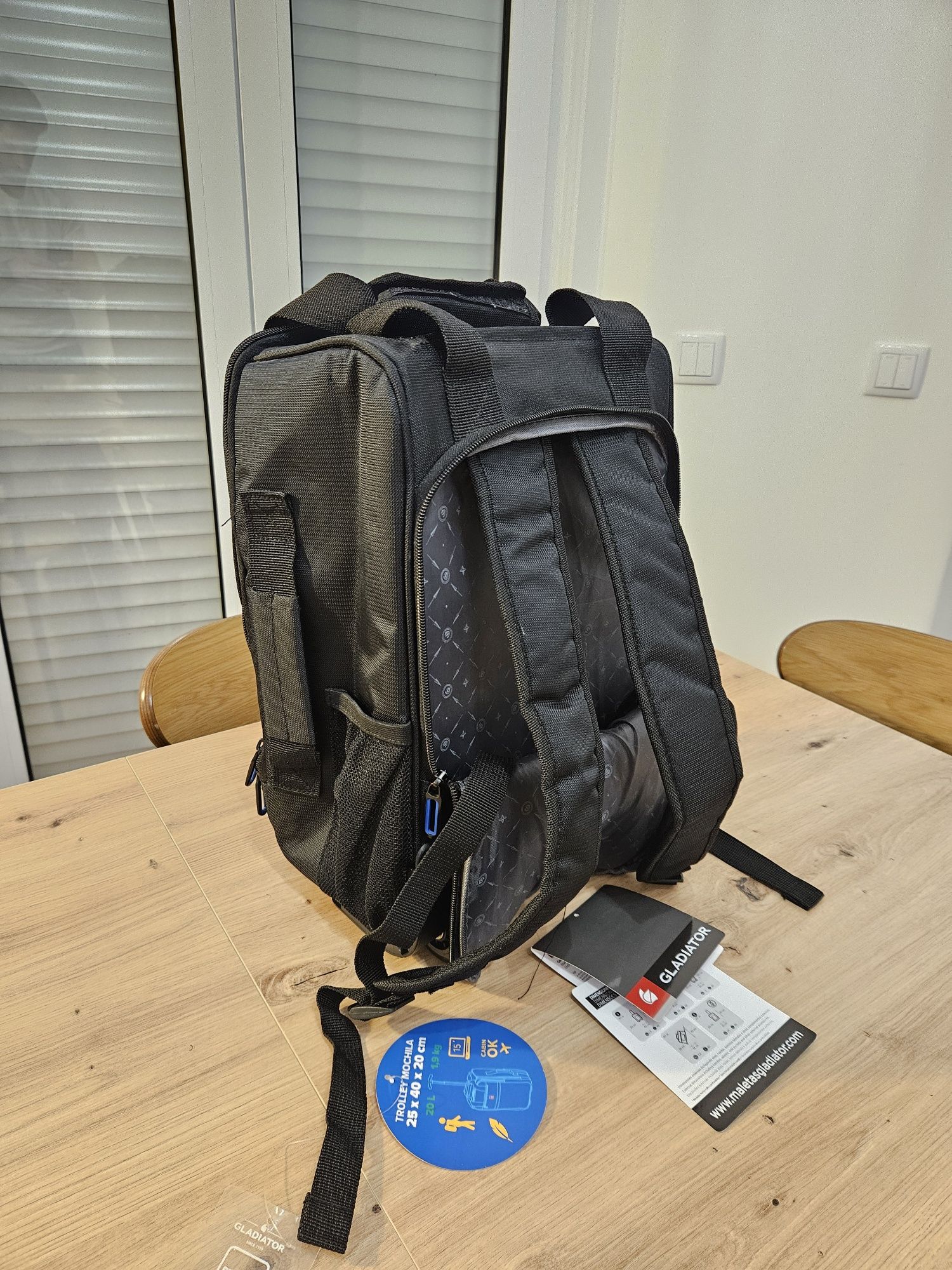 Trolley / Mochila com Rodas Vueling/Ryanair Gladitor TRICK Preto